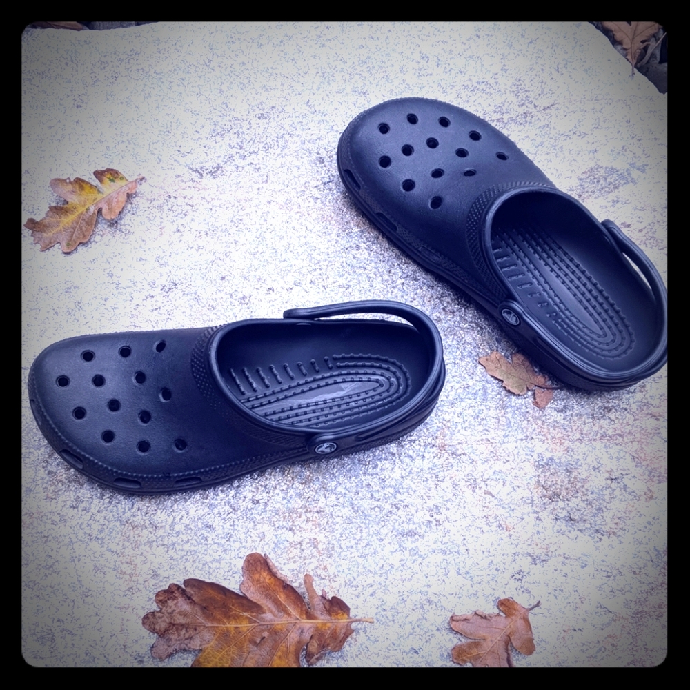 Crocs clogs with backstrap 10-12